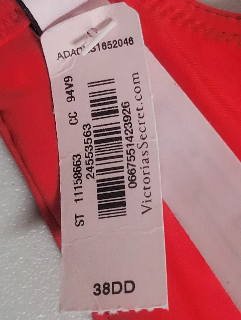 Victoria's Secret NWt T-Shirt Push-Up  Bra Red Size 38DD.